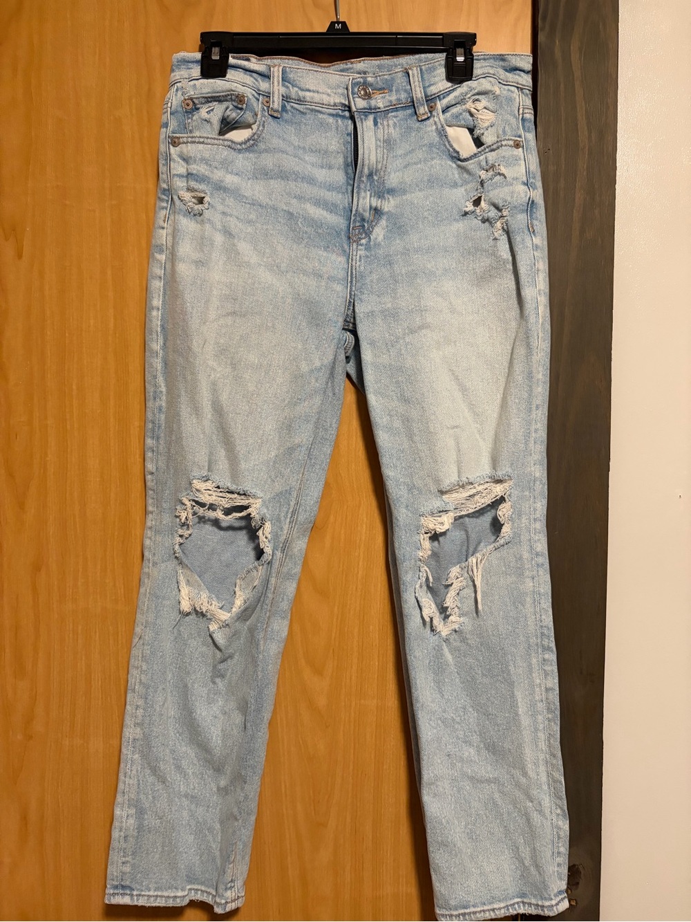 American Eagle Outfitters Light Blue Distressed Boyfriend Jeans
